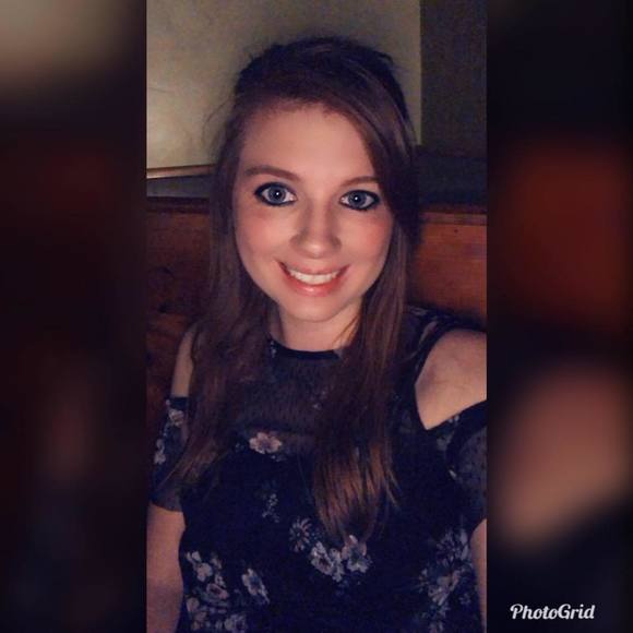 Meet your Posher, Katelyn - Picture 1 of 1